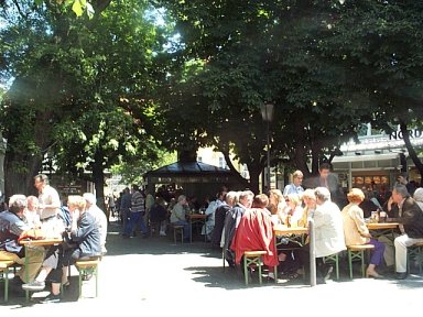 biergarten.jpg (41225 Byte)