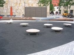 Spielplatz_St_Jakobsplatz_1.jpg (41440 Byte)