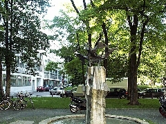 kreuz_brunnen.jpg (55859 Byte)