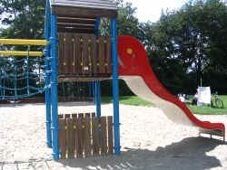 Indianerspielplatz_4_9.07.jpg (25059 Byte)