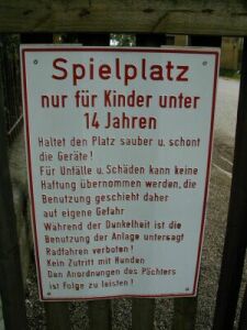 37spielplatz.jpg (23643 Byte)