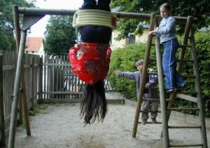 39spielplatz.jpg (26436 Byte)